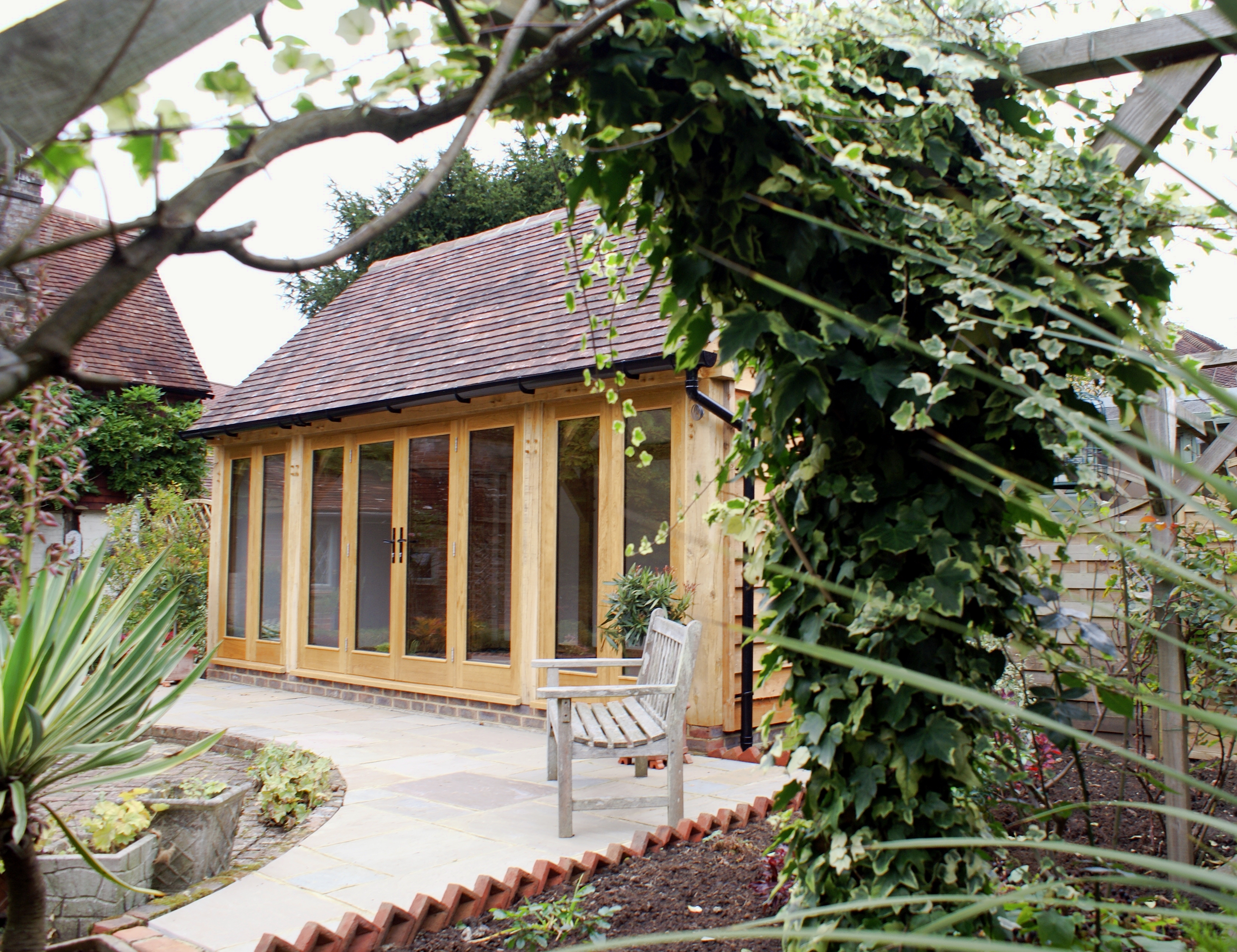 Oak Outdoor Bungalow