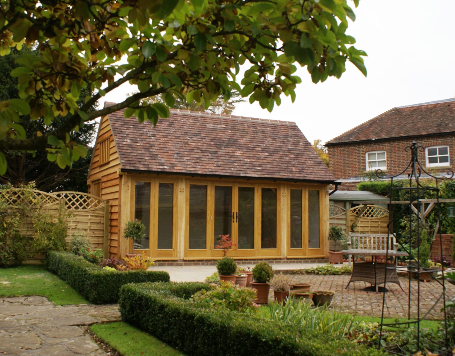 Custom Oak Structures: How to Bring Your Vision to Life